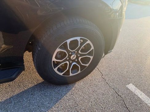 Used 2024 Ford Expedition Max XLT image 23