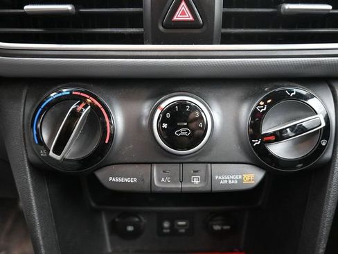 Used 2019 Hyundai Kona SE AWD/4WD image 18