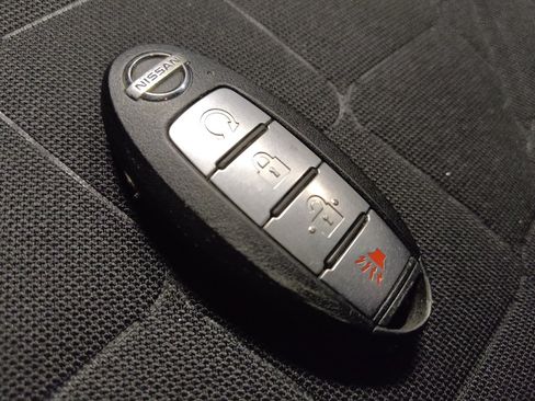 Used 2020 Nissan Kicks SV FWD image 32