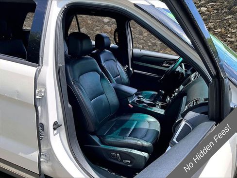 Used 2016 Ford Explorer XLT w/ Equipment Group 202A AWD/4WD image 7
