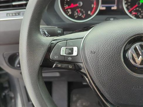 Used 2020 Volkswagen Tiguan S image 13