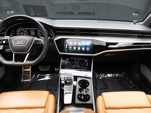 Used 2024 Audi RS 6 performance image 3