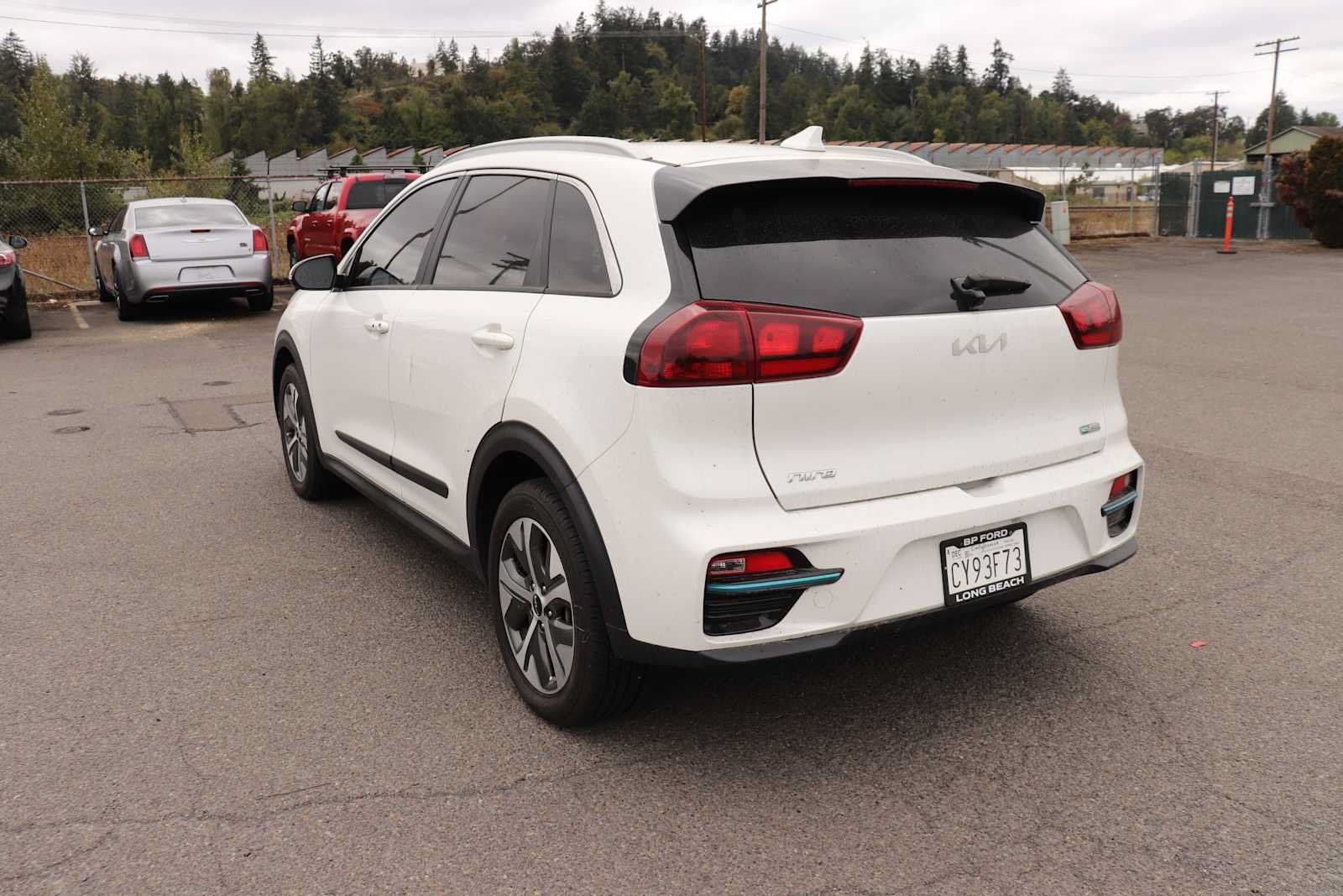 Used 2022 Kia Niro EX w/ Cold Weather Package FWD image 7