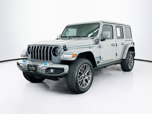 Used 2023 Jeep Wrangler Unlimited Sahara image 3
