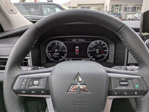 New 2025 Mitsubishi Outlander SE image 29