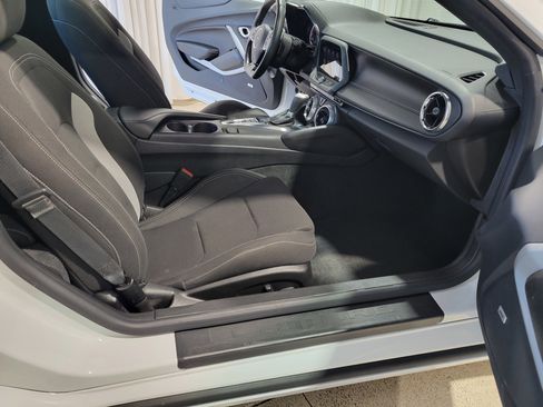 Used 2022 Chevrolet Camaro LT w/ RS Package image 30