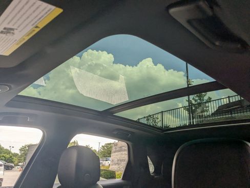 Used 2025 Porsche Cayenne E-Hybrid image 28