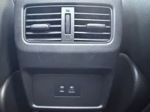 Used 2023 Nissan Rogue SL image 16