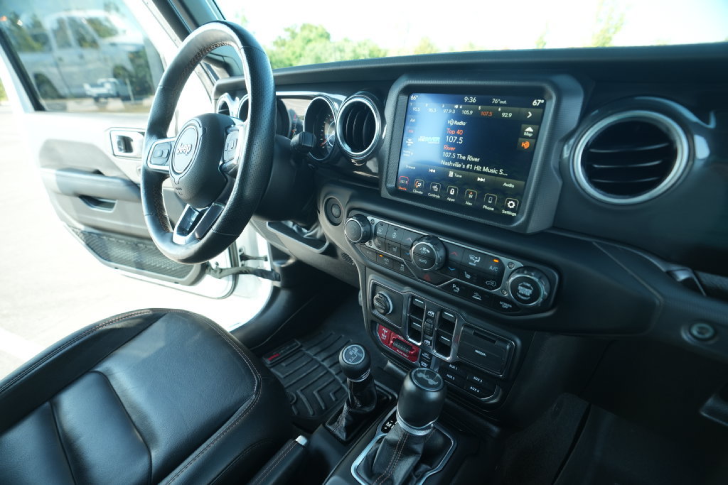 Used 2023 Jeep Wrangler Unlimited Rubicon 392 w/ Trailer Tow Package AWD/4WD image 37