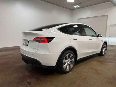 Used 2021 Tesla Model Y Long Range AWD/4WD image 33