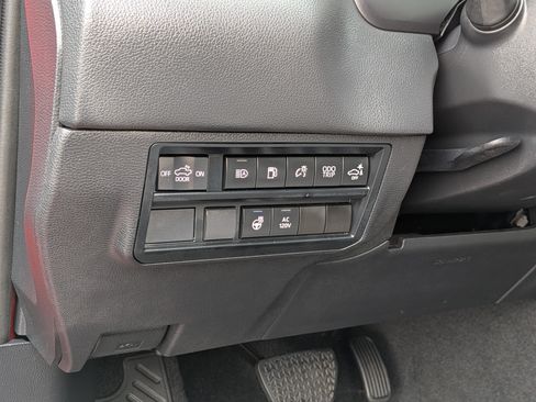 Used 2024 Toyota Tundra Limited AWD/4WD image 18