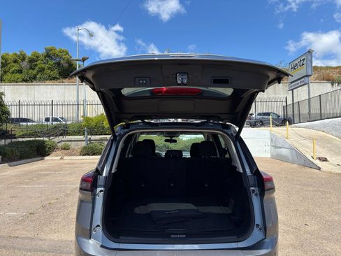 Used 2025 Nissan Rogue SV FWD image 33
