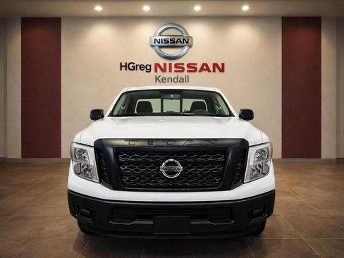 Used 2017 Nissan Titan S image 3