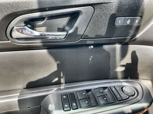 Used 2013 Chevrolet Traverse LTZ image 23