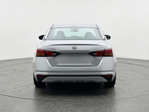 Used 2025 Nissan Altima 2.5 SV FWD image 6
