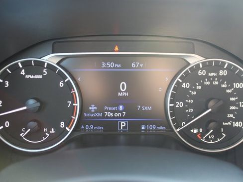 Used 2025 Nissan Altima 2.5 SV image 16