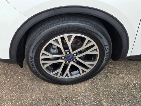 Used 2020 Ford Escape SEL FWD image 5