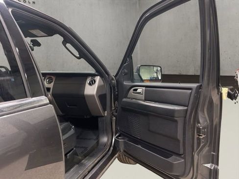 Used 2017 Ford Expedition EL Limited w/ Equipment Group 301A AWD/4WD image 19