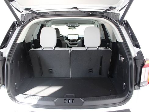 New 2026 Ford Explorer Active w/ Active Comfort Package image 13