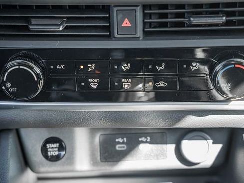 Used 2025 Nissan Rogue S image 21