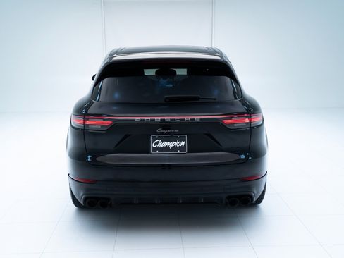 Certified 2023 Porsche Cayenne Platinum Edition AWD/4WD image 10