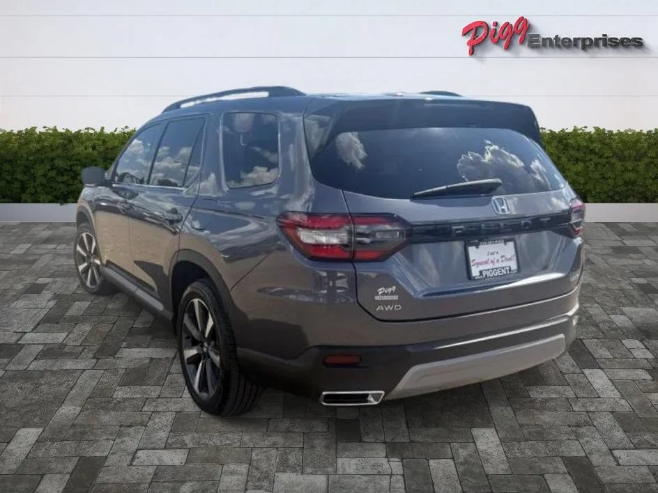 Used 2025 Honda Pilot Elite image 2