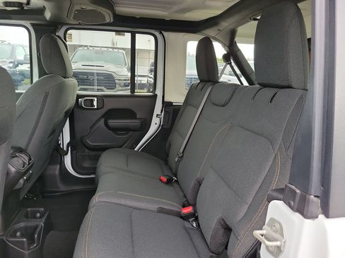 Used 2024 Jeep Wrangler Unlimited Sport AWD/4WD image 17