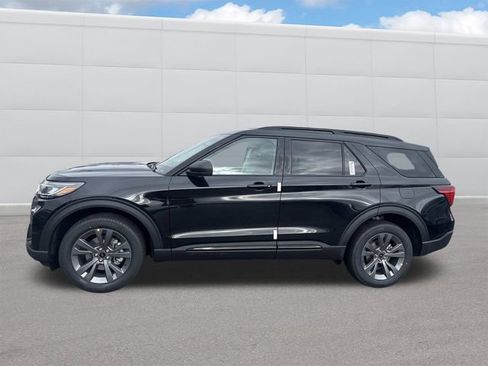 New 2026 Ford Explorer Active w/ Active Comfort Package image 2