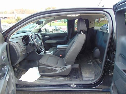 Used 2022 Chevrolet Colorado LT w/ Fleet Safety Package image 11