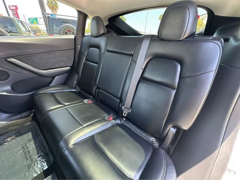 Used 2021 Tesla Model Y Long Range AWD/4WD image 9
