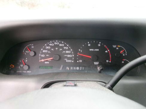 Used 2002 Ford F250 Lariat image 11