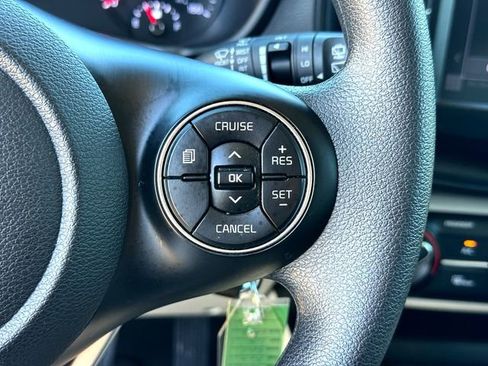 Used 2022 Kia Soul LX image 12