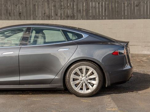 Used 2019 Tesla Model S Long Range image 9