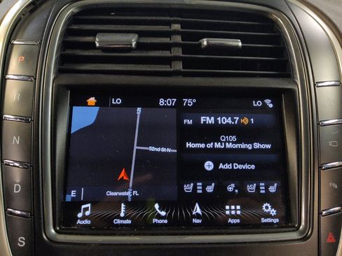 Used 2017 Lincoln MKX Reserve w/ Luxury Package AWD/4WD image 25
