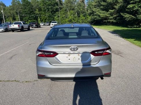 Used 2022 Toyota Camry LE FWD image 4