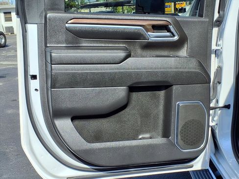 Used 2024 Chevrolet Silverado 2500 LT image 16