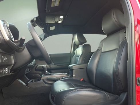 Used 2023 Toyota Tacoma TRD Sport w/ TRD Premium Sport Package image 9