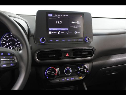 Used 2022 Hyundai Kona SEL image 9