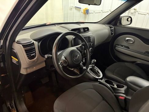 Used 2019 Kia Soul FWD image 24