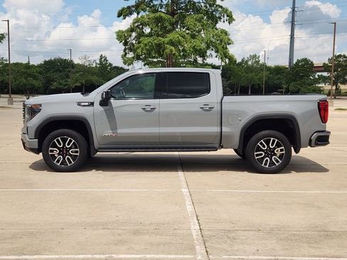 Used 2024 GMC Sierra 1500 AT4 w/ Technology Package AWD/4WD image 5