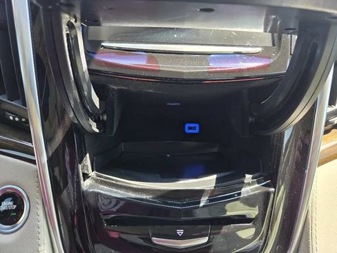 Used 2018 Cadillac Escalade Premium Luxury AWD/4WD image 34