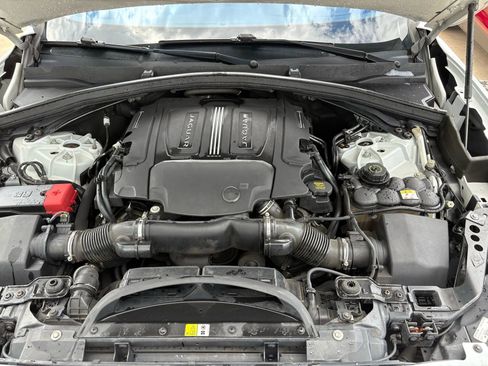 Used 2017 Jaguar F-PACE R-Sport image 31