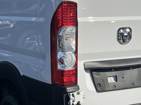 Used 2025 RAM ProMaster 2500 w/ Convenience Group FWD image 5