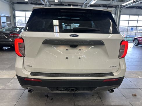 Used 2023 Ford Explorer XLT w/ Equipment Group 202A image 13