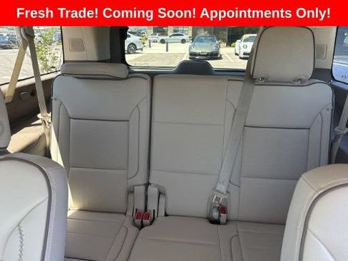 Used 2021 GMC Yukon XL Denali w/ Denali Premium Package AWD/4WD image 5