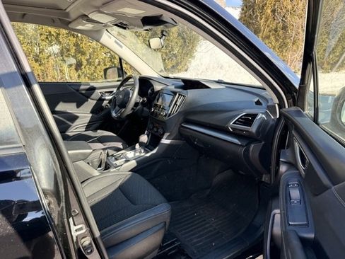 Used 2023 Subaru Forester Premium image 16