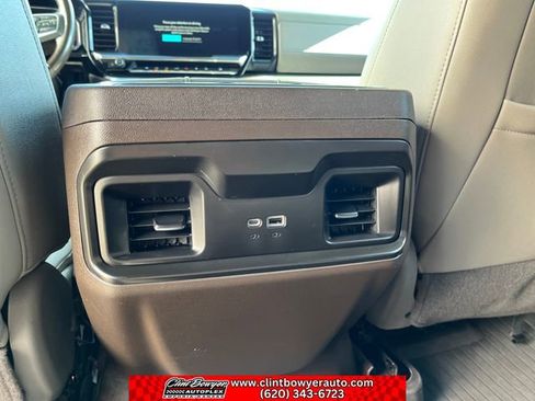 Used 2022 Chevrolet Silverado 1500 LT Trail Boss w/ LT Trail Boss Premium Package AWD/4WD image 21