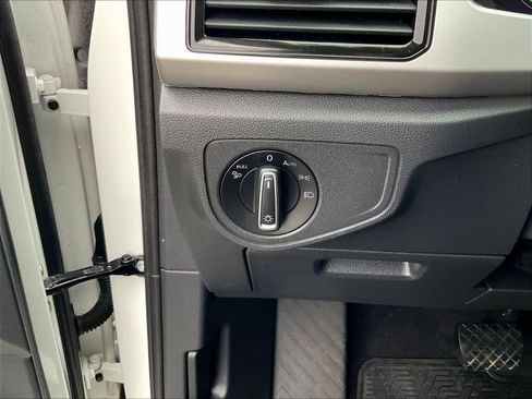 Used 2023 Volkswagen Atlas SE image 28