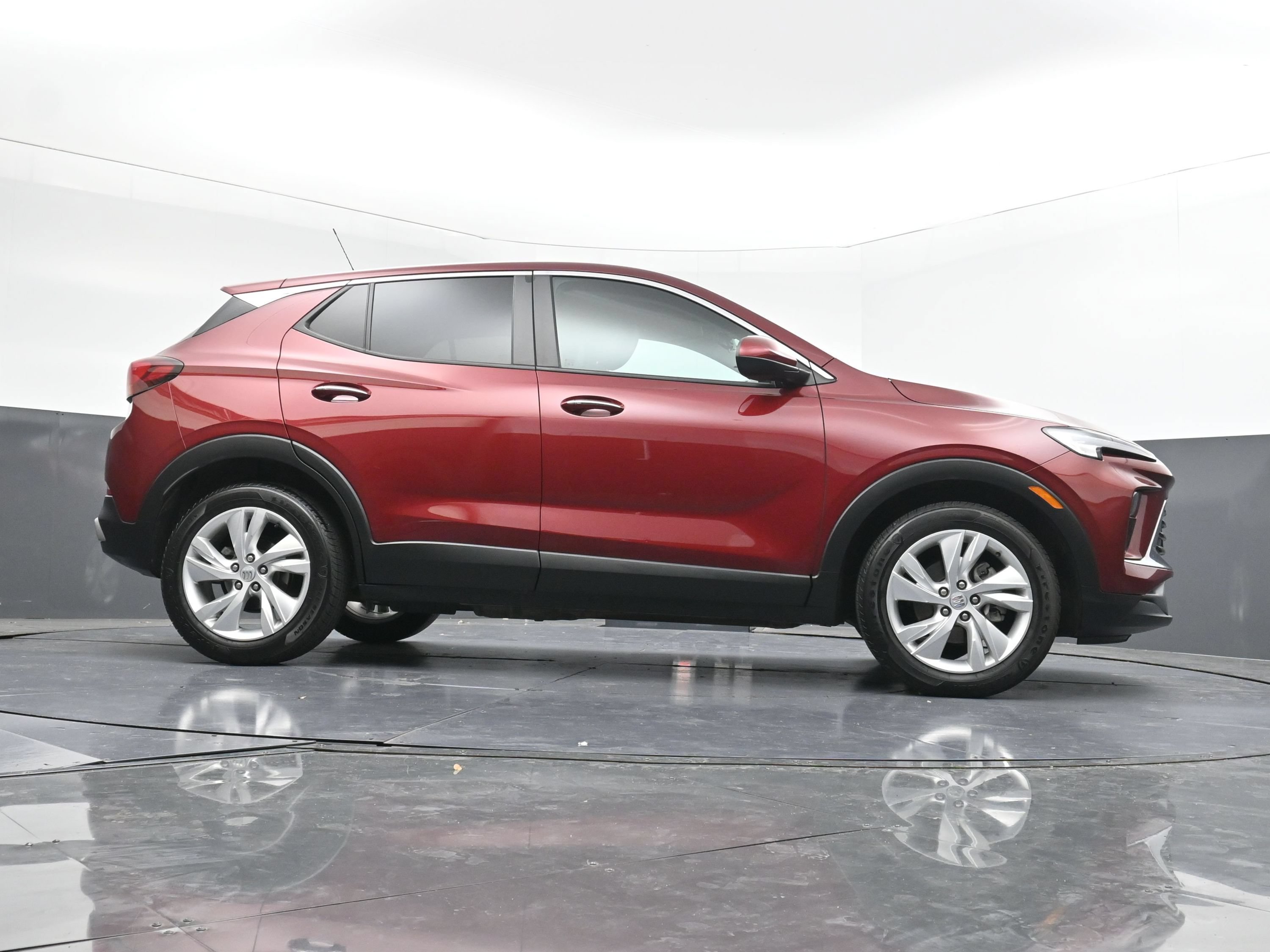 Used 2024 Buick Encore GX Preferred FWD image 31