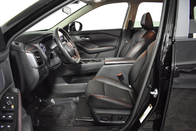 Certified 2025 Nissan Rogue SV AWD/4WD image 11